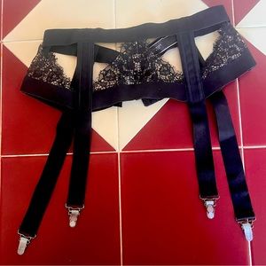 Victoria’s Secret Black Lace Garter Belt, NWOT, XS/S